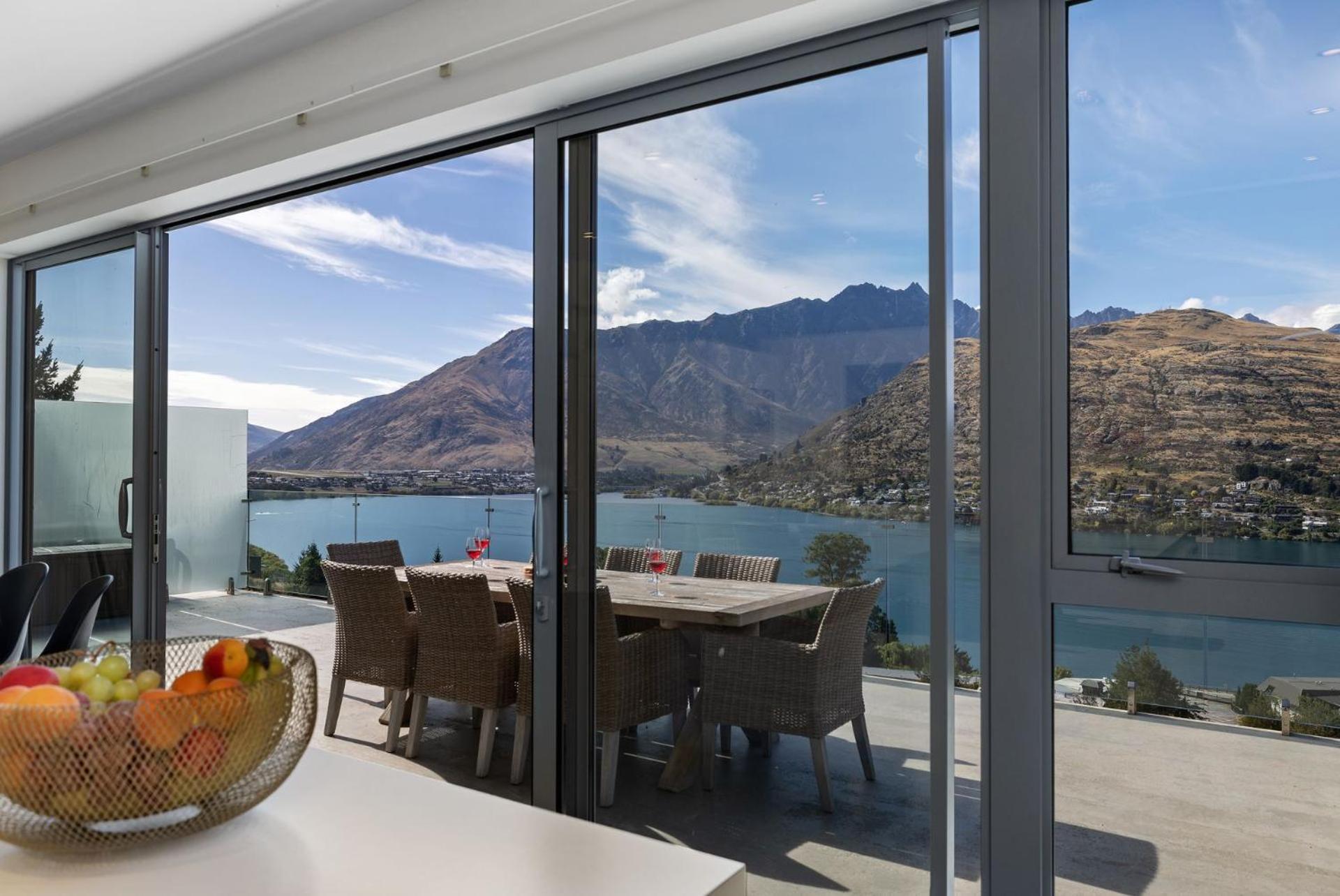 Remarkable Views On Goldrush Holiday home Queenstown