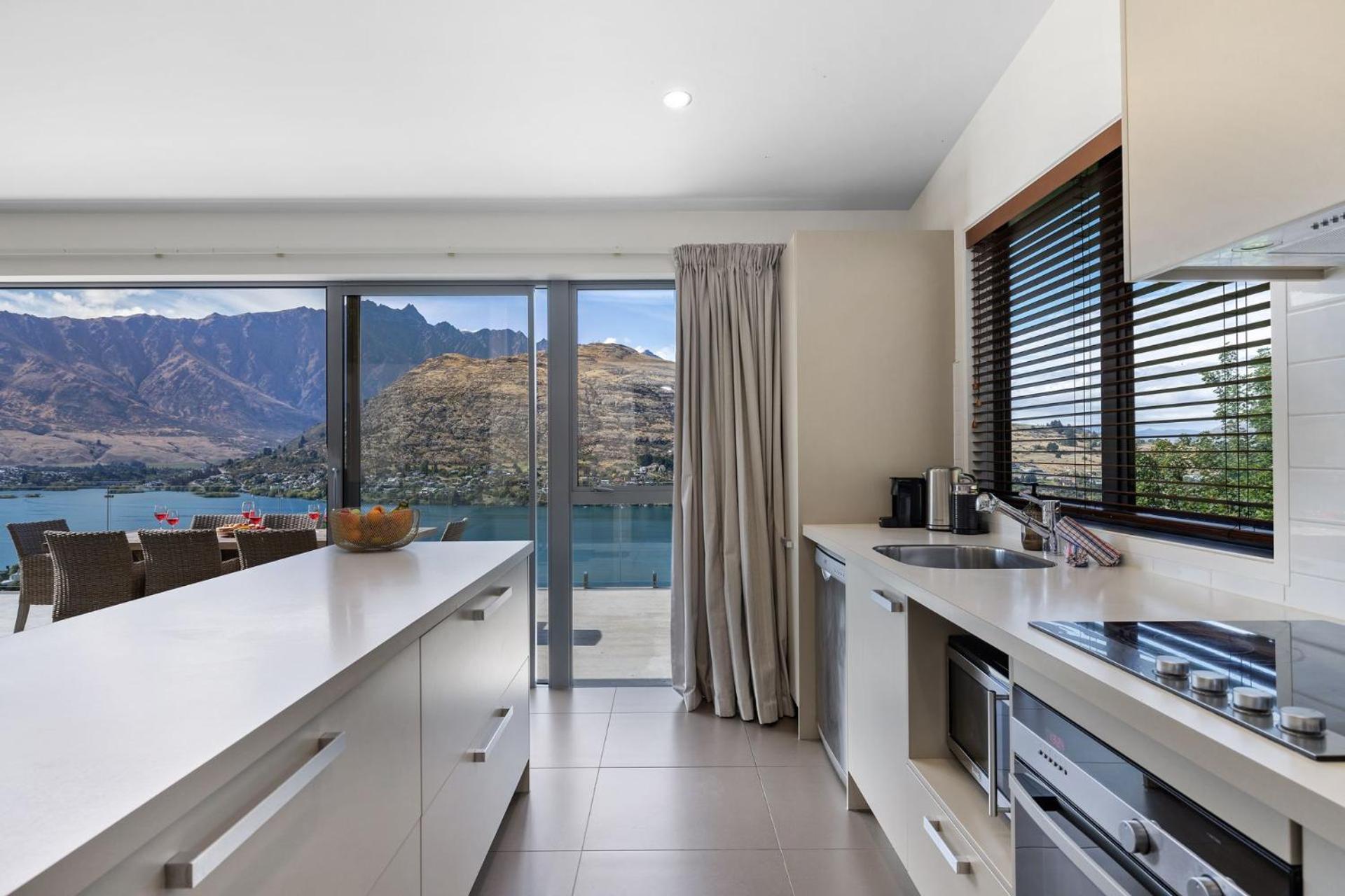 Remarkable Views On Goldrush Holiday home *